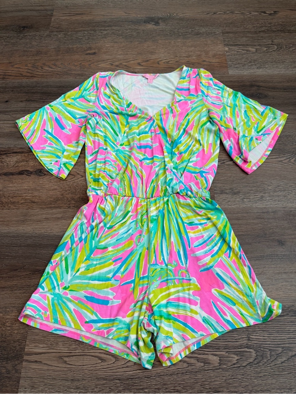 Lilly Pulitzer Madilyn Romper Tiki Pink Tropical Print Size XS Bell Sleeve